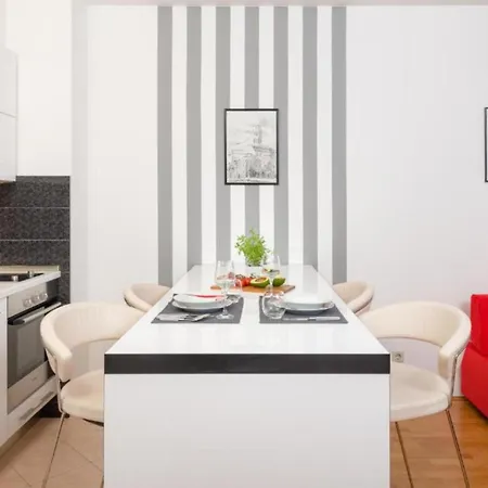 Good Life - City Center Apartment