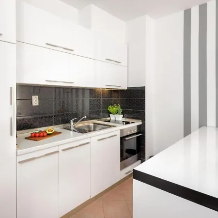 Good Life - City Center Apartment *
