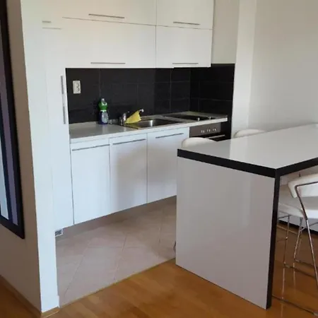 Good Life - City Center Apartment Split